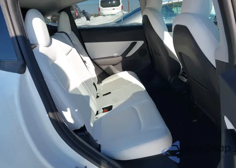 2020 Tesla Model Y Long Range Dual Motor All-Wheel Drive z USA, uszkodzony, nr VIN 5YJYGDEE5LF021846